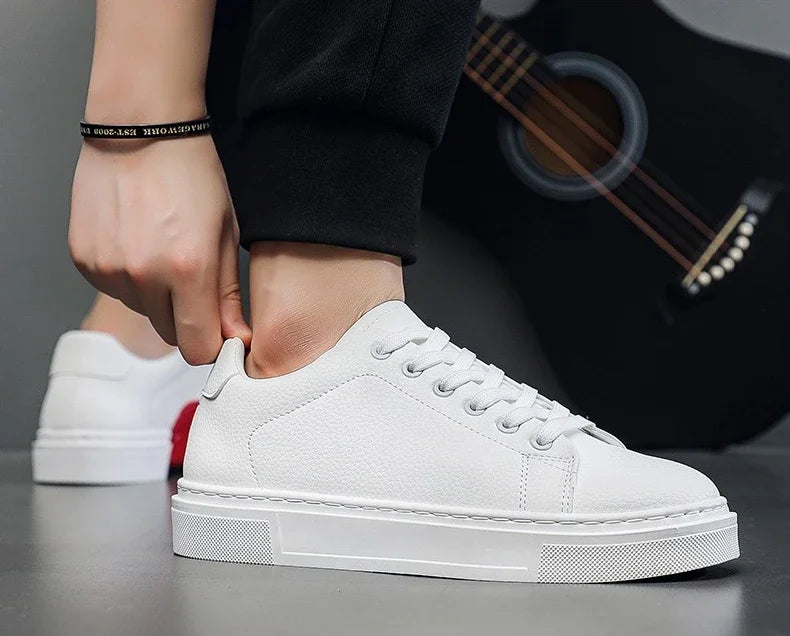 New Fashionable Personalized Men's Casual Board Shoes Versatile Flat White Shoes Men's Flat Shoes