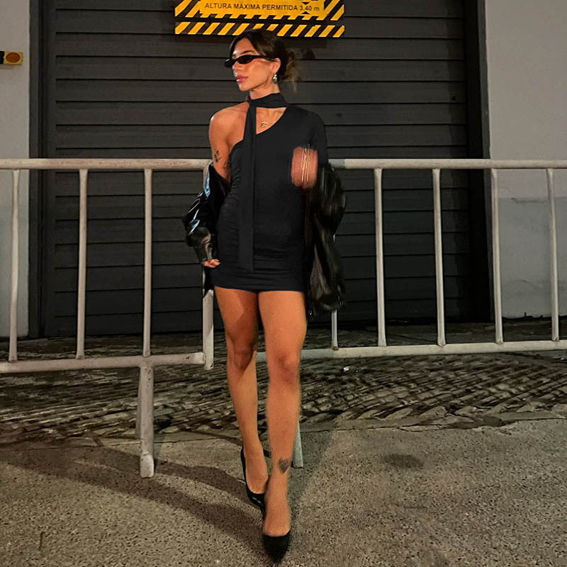 Slanted shoulder ribbon scarf long sleeved hip hugging dress for women