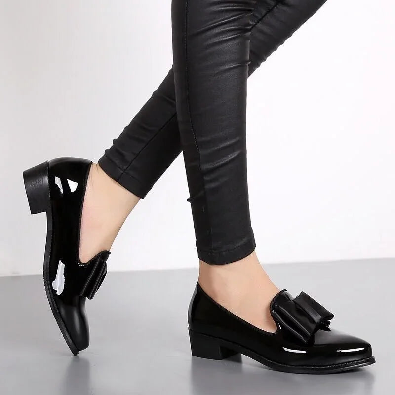 2025 Women's Loafers Bow Decor Pointed Toe Flat Shoes for Women Patent Leather Shallow Mouth Commuter Casual Zapatillas De Mujer